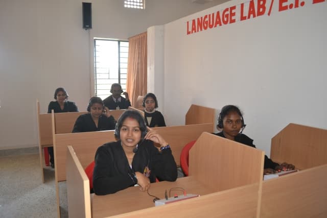 Manrakhan Mahto B.Ed College Ranchi Laboratory photo 7